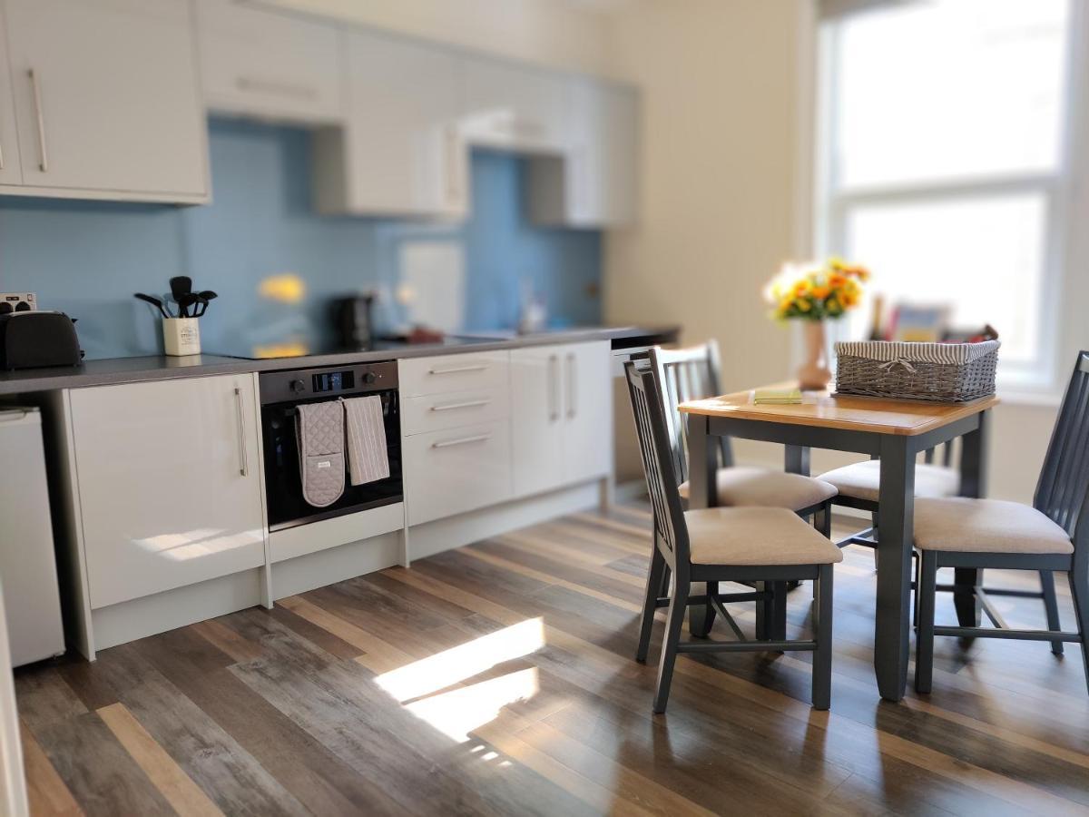 הרן ביי Escape To The Coast In A Luxurious Private Apartment מראה חיצוני תמונה